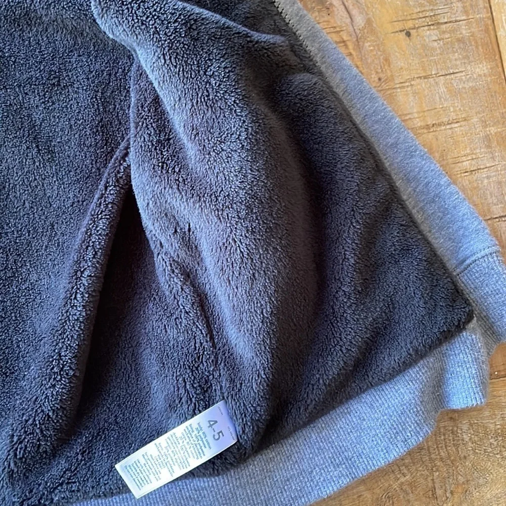 Carter’s boys fleece hoodie size 4/5y